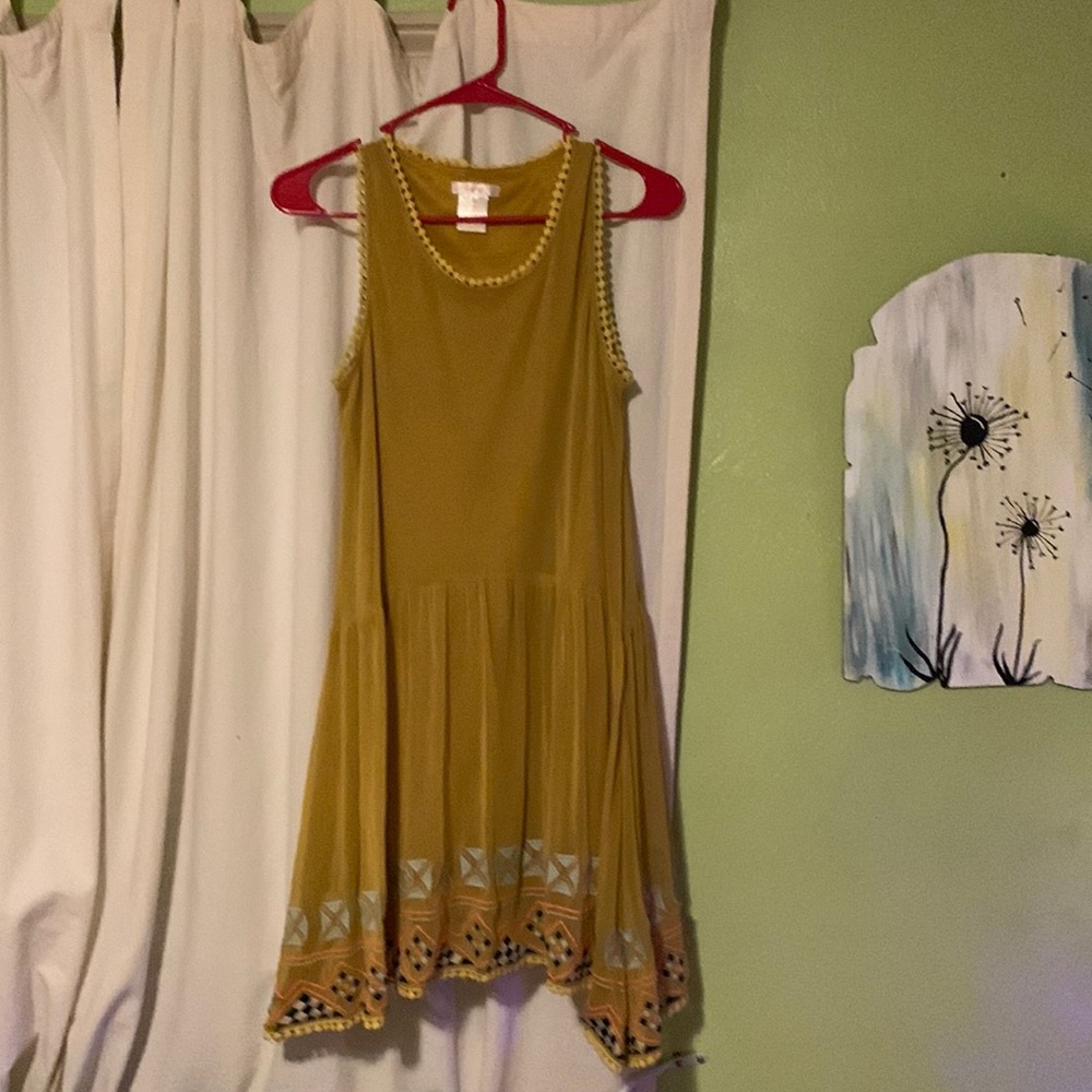 Very beautiful summer or fall dress knee length